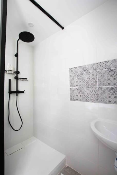 Apt T2 Neuf Terrasse Arles Exterior foto